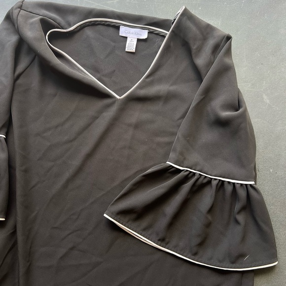 Calvin Klein Black and White Blouse Bell Sleeves Size Small - Picture 2 of 4